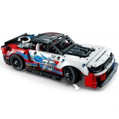 Nessiworld LEGO Technic NASCAR Yeni Nesil Chevrolet Camaro ZL1 42153